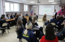 Игра для школьников «Ты – будущий избиратель» прошла в зале городской библиотеки по инициативе Территориальной избирательной комиссии г. Арсеньева