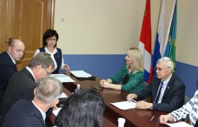Уполномоченный по защите прав предпринимателей в Приморском крае Марина Шемилина обсудила с главой Арсеньевского городского округа Александром Ковалем вопросы развития предпринимательства и встретилась с представителями бизнеса Арсеньева