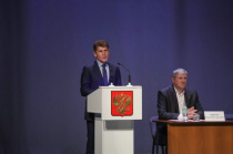 Олег Кожемяко передал законопроект о «детях войны» в Законодательное Собрание Приморья