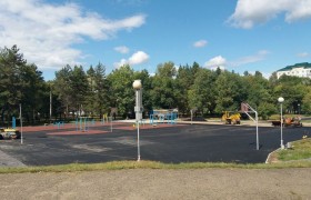 Завершается первый этап благоустройства сквера в честь 25-летия г. Арсеньева возле физкультурно-спортивного центра «Полет»