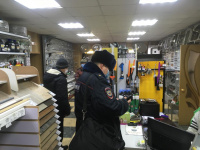 В Арсеньеве продолжаются рейды по проверке соблюдения санитарных мер