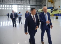 Андрей Тарасенко посетил Арсеньевский молочный комбинат и завод «Прогресс»