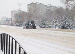 В Арсеньеве продолжается уборка снега