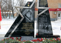 На имя главы Арсеньевского городского округа А.А. Дронина поступила благодарность ветеранов части за установку памятника Герою России Олегу Пешкову
