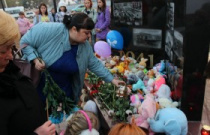Жители Арсеньева почтили память жертв трагедии в Кемерово
