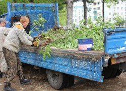 В Арсеньеве продолжается реконструкция сквера, в котором установлен памятник Герою России Олегу Пешкову