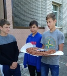 В День России коллектив ОАО "Арсеньевский хлебокомбинат" принял участие в акции «Испеки пирог и скажи спасибо» 
