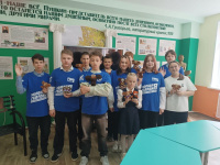 Патриотическую акцию «Поднять дух бойцу СВО» провели активисты-молодогвардейцы в гимназии № 7