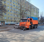 Весенняя уборка города продолжается